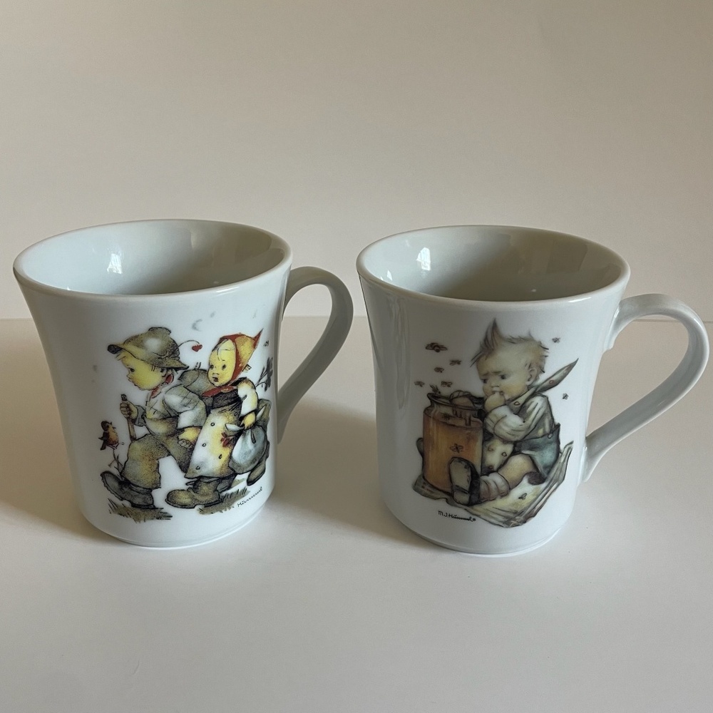 M.J. Hummel Mugs Hansel and Gretel + Honey Lovers